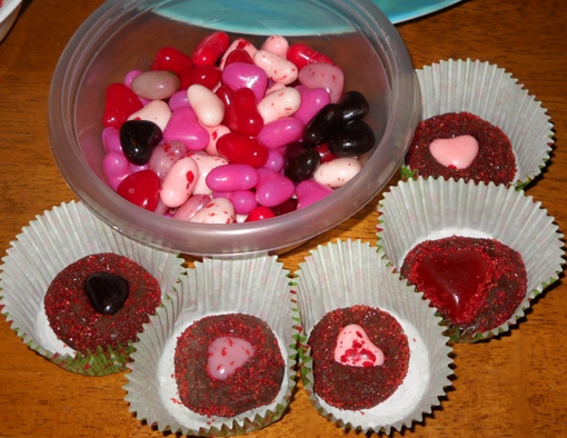 Easy fudge with cherry hearts