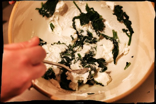Mix the Spinach, Ricotta and seasoning