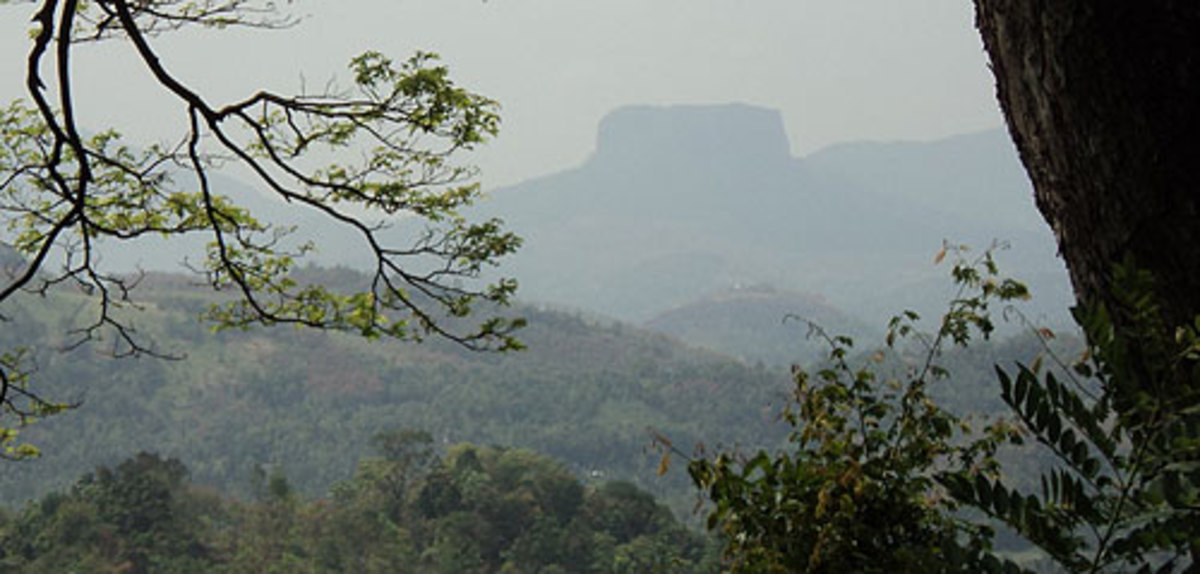 A view of Batalegala and Devanagala rocks.