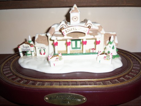 The 2002 holiday express train village by Avon