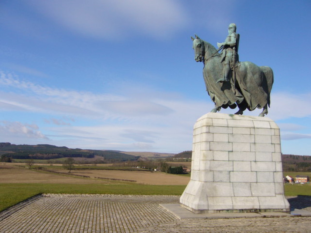 A Statue of Robert the Bruce at the Bannockburn Memorial.
