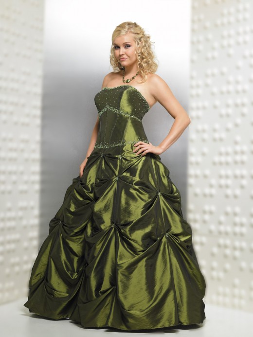 Perfect Prom Dresses for the Full Figured Girl | HubPages