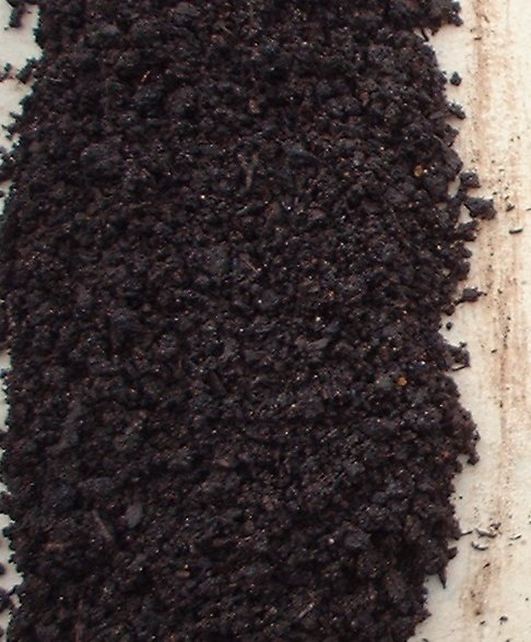 Pure, freshly harvested worm castings