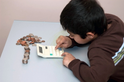 Teach your children to save money at an early age
