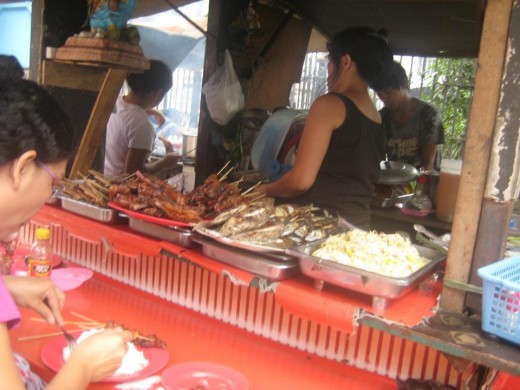Food cart outlets in the local food industry, is one sources of food-borne illnesses here in the Philippines (Photo by Travel Man)