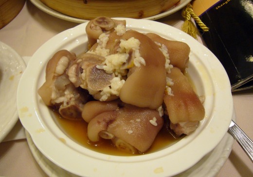 Pig feet (cooked)