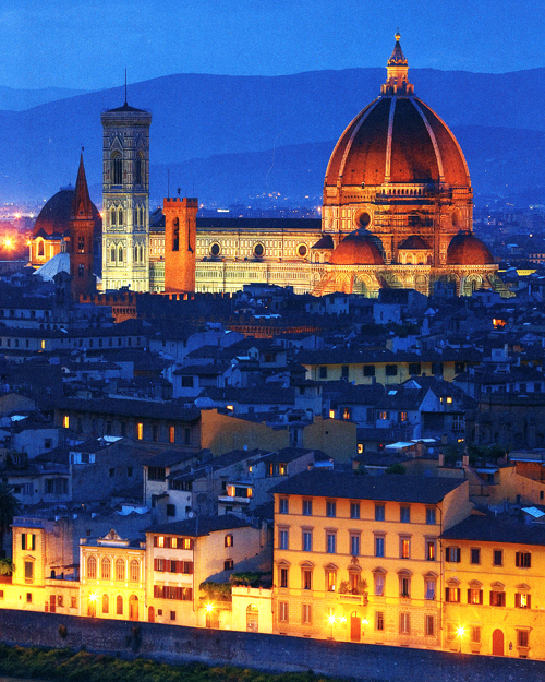 Night view of central Florence