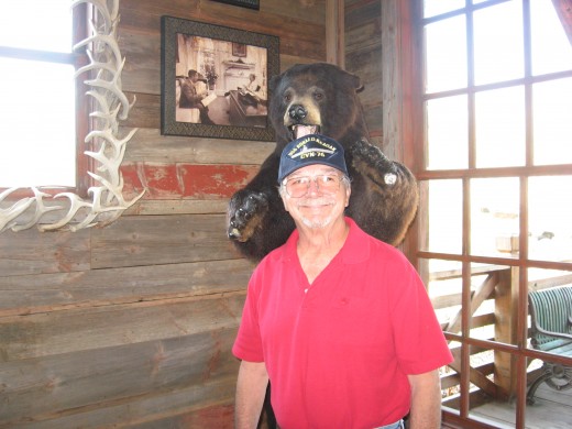 Oh, no! Hubby's being attacked by a grizzly!