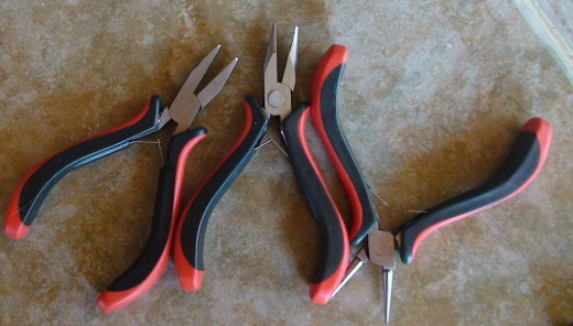 Chain-nose pliers and round nose pliers