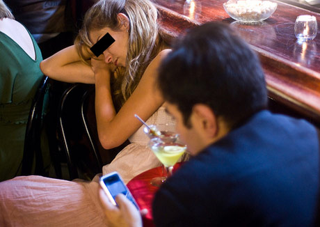 AVOID, PLEASE, THE USE OF A CELL PHONE ON YOUR DATE. THIS IS A SURE-FIRE ROMANCE "DEAL-BREAKER."