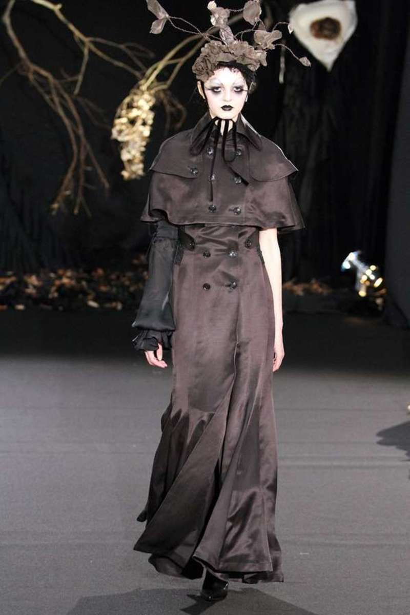 Extraordinary Gothic Fashion of Yasutaka Funakoshi | HubPages