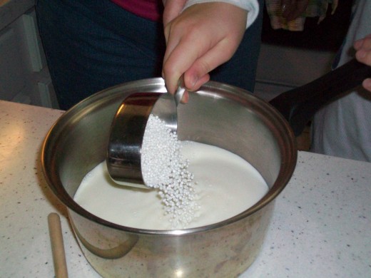 Pour the tapioca pearls into the milk.