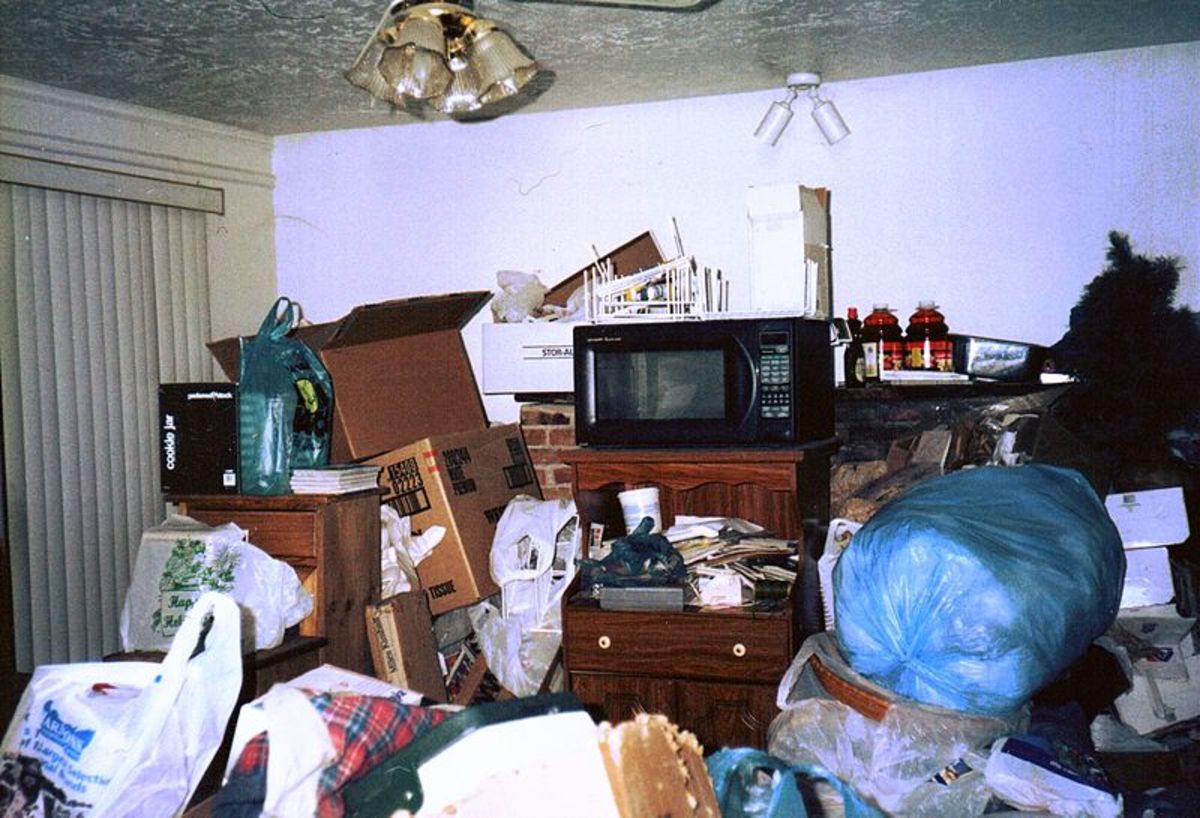 How to Recognize and Deal with Family Hoarders