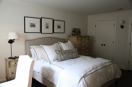 Choose a soothing palette of white for a guest suite.