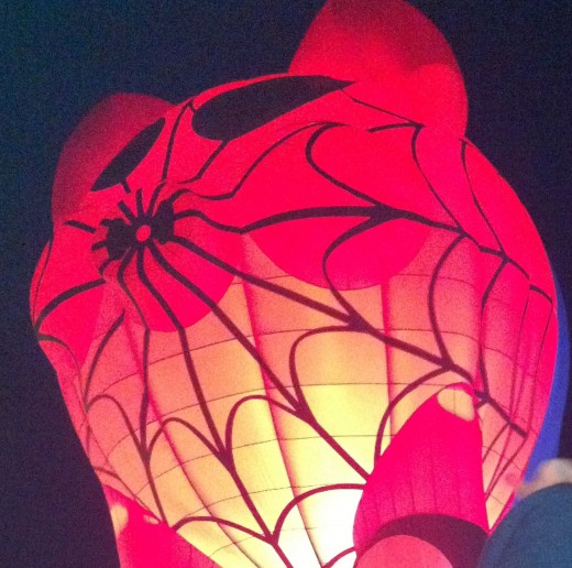 Spider Pig during a special shapes Balloon Glow.