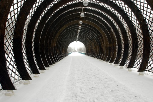 A long tunnel is a common theme.