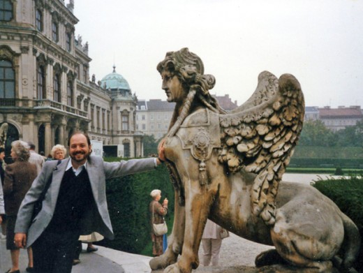 Ugly American gets fresh with Viennese eagle-lion-goddess at The Belvedere.