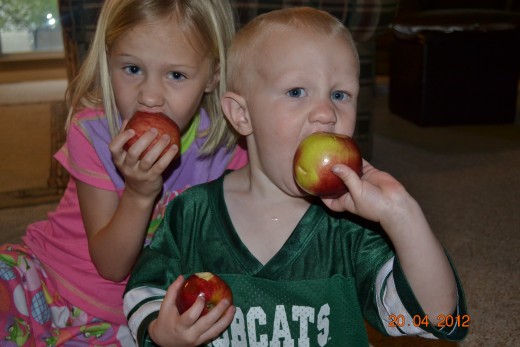 Kids Love Fruit!