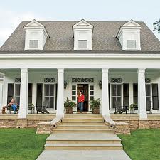 I LOVE THE ARCHITECTURE OF SOUTHERN HOMES. THEY ARE LOVELY AND STATELY IN THEIR DESIGN.