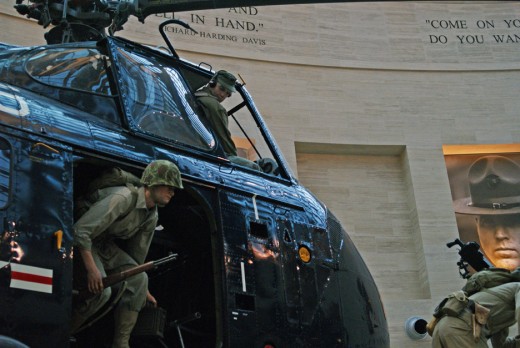 A Sikorsky HRS-2 helicopter