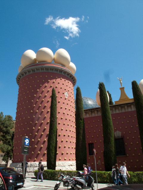Torre Galatea, part of the Dali Museum.