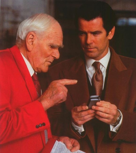 Desmond Llewelyn with Pierce Brosnan