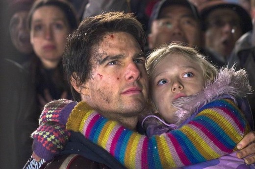 Tom Cruise and Dakota Fanning in War of the Worlds (2005)