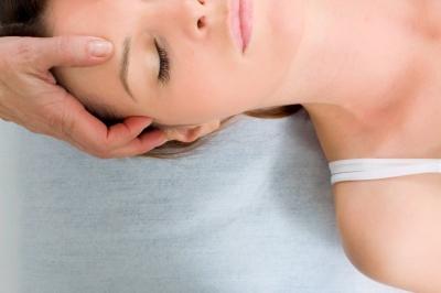 Massage techniques used by doulas help reduce stress and promote relaxation, allowing the body to focus on natural pain management.