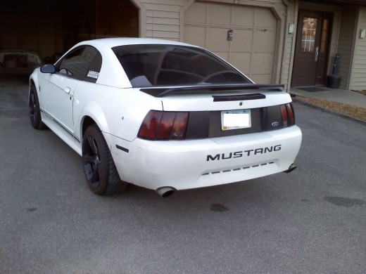 Tinted side marker from a distance (on a 2000 Ford Mustang)