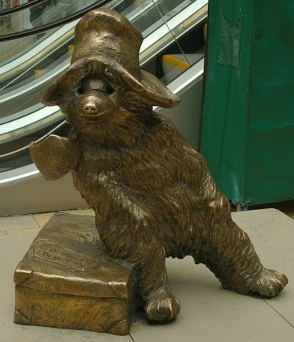 Paddington Bear Statue, Paddington Station, London