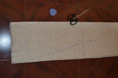 Marking the length and width in main cloth