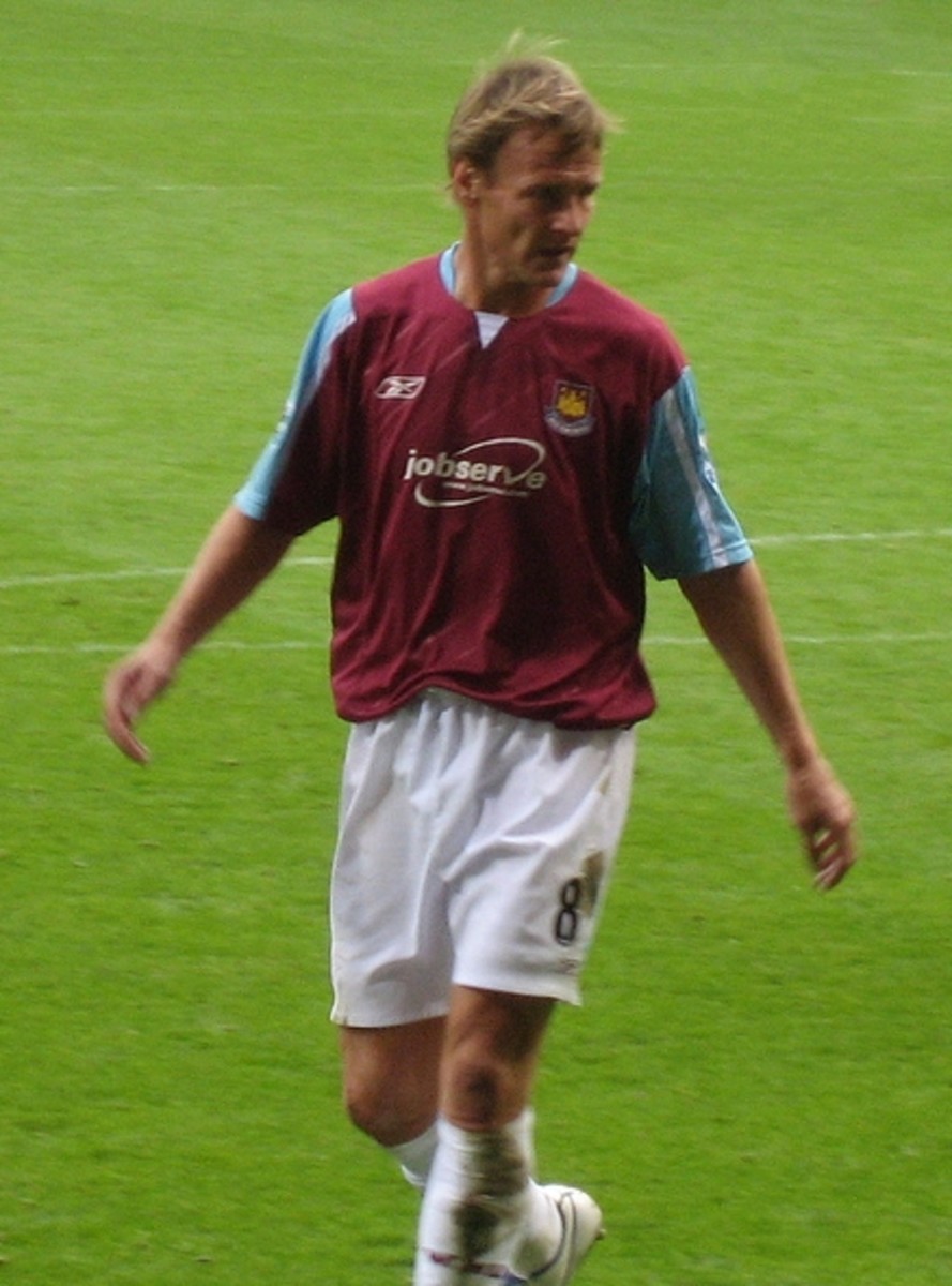 Teddy Sheringham- seen here playing for West Ham, started off the 92/93 season with Nottingham Forest before moving to Tottenham. He finished as top scorer, netting 22 goals.