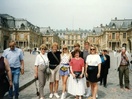 Arriving in front of the palace of Versailles