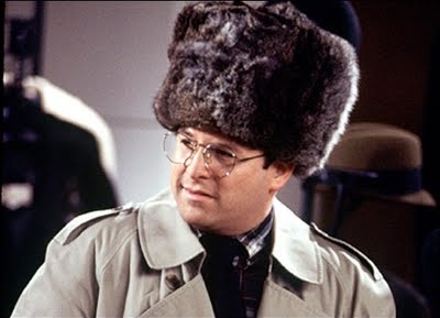 George loses Elaine's $8000 sable hat and replaces it with a $40 rat fur knockoff.
