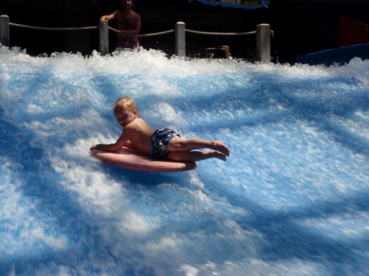 Raptor reef water park, ID