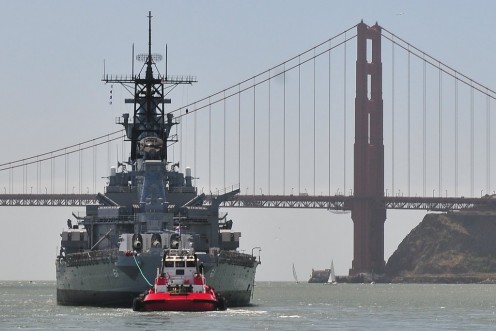 USS IOWA leaving San Franscisco Bay, Saturday 26 May 2011, picture courtesy of Kris.