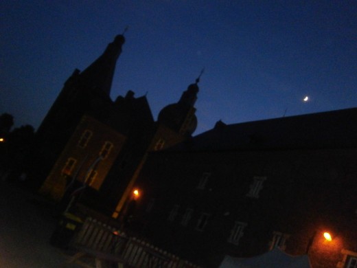 Hoensbroek by night