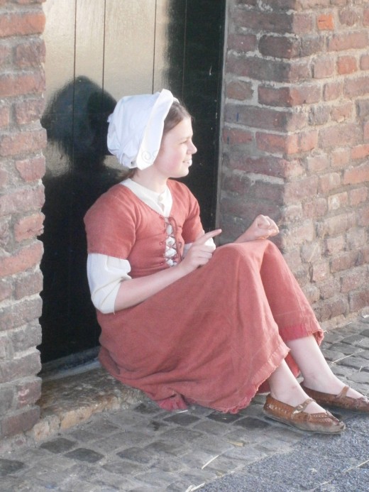 Children at play, gatehouse between fore-courtyard and main courtyard