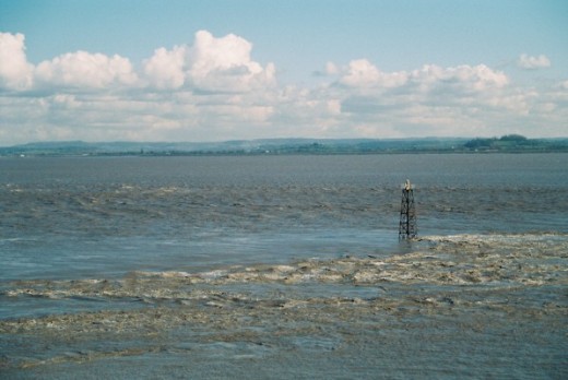 A view of the estuary from Beachley, Gloucestershire showing the strong tidal currents of the estuary.