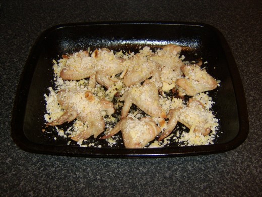 Cheese and breadcrumbs are simply scattered over the wings