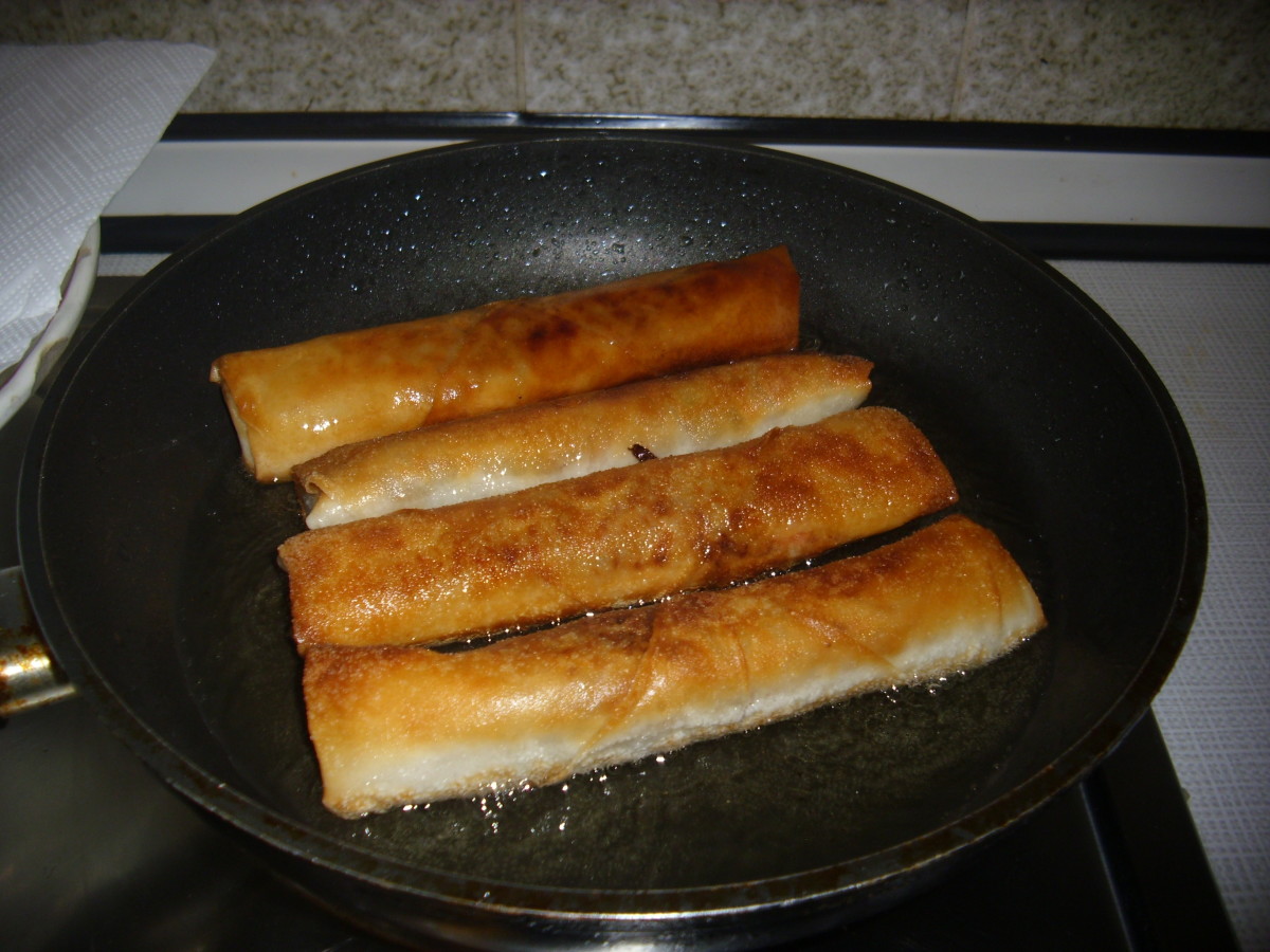 Fry Pedia´s Spring Rolls in a medium heat in a frying pan or a friteuse.