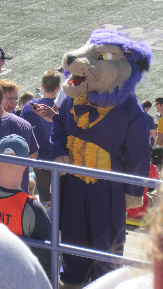 Paws: WCU's Mascot