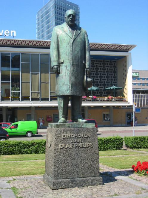 Statue of Anton Frederik Philips by Oswald Wenckebach near Eindhoven Station, The Netherlands Statue of Anton Frederik Philips by Oswald Wenckebach near Eindhoven Station, The Netherlands