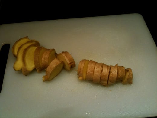 Coarsely chop the ginger 