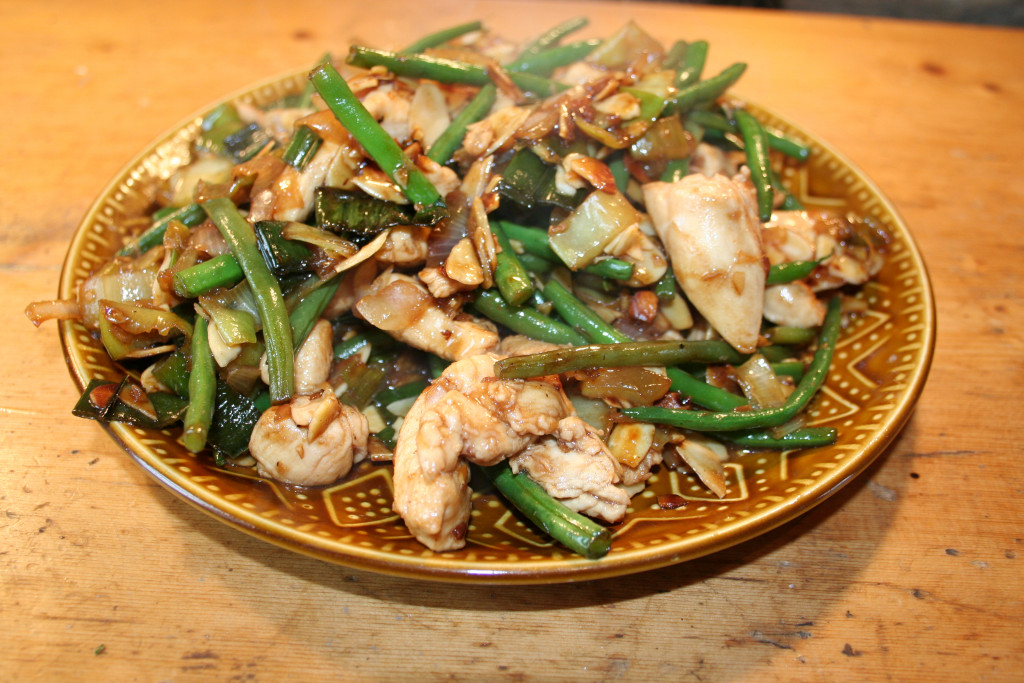 Chinese Stirfried Chicken with Green Beans and Almonds