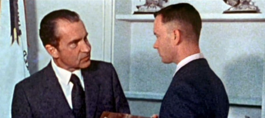 Nixon meets Hanks in Forrest Gump (1994)