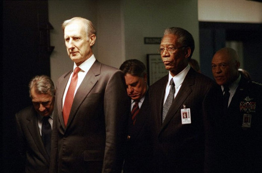 James Cromwell and Morgan Freeman in The Sum of All Fears (2002)