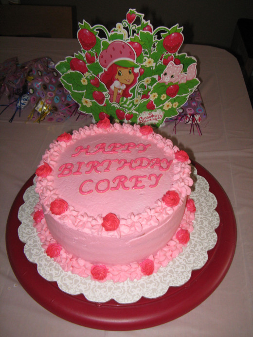 Strawberry Shortcake Cake & Centerpiece