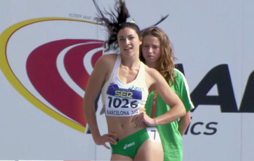 Michelle Jenneke wiggles her hips, leading to her being given the title of 'hottest hurdler of all time'