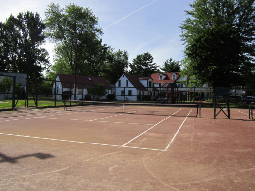 There are 2 Full Clay Tennis Courts at the Eastern Slope Inn Resort. 